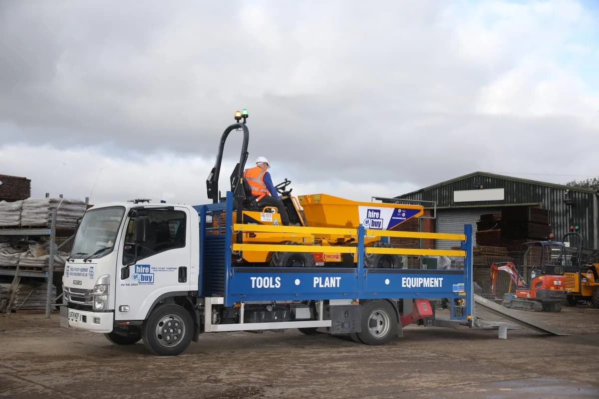 HIRE OR BUY GROUP WELCOMES NEW ISUZU 7.5-TONNER