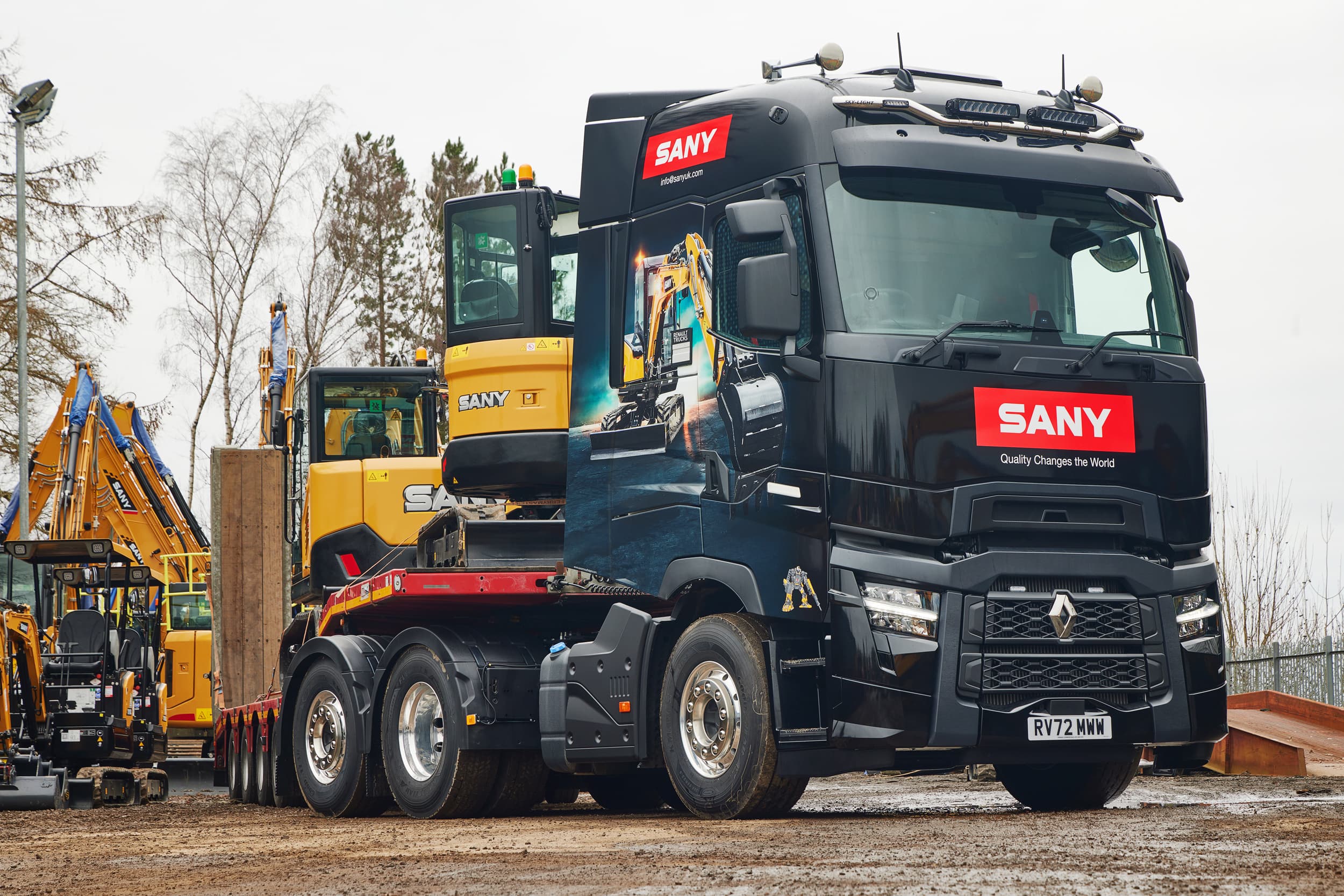 Sparks Commercial Services Supplies Westbrook 65-tonne Renault T520