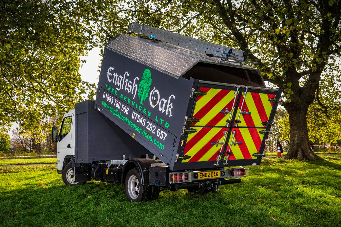 ENGLISH OAK GOES FOR GROWTH WITH THE FIRST ALL-NEW FUSO CANTER TO BE SOLD BY MERTRUX TRUCK & VAN
