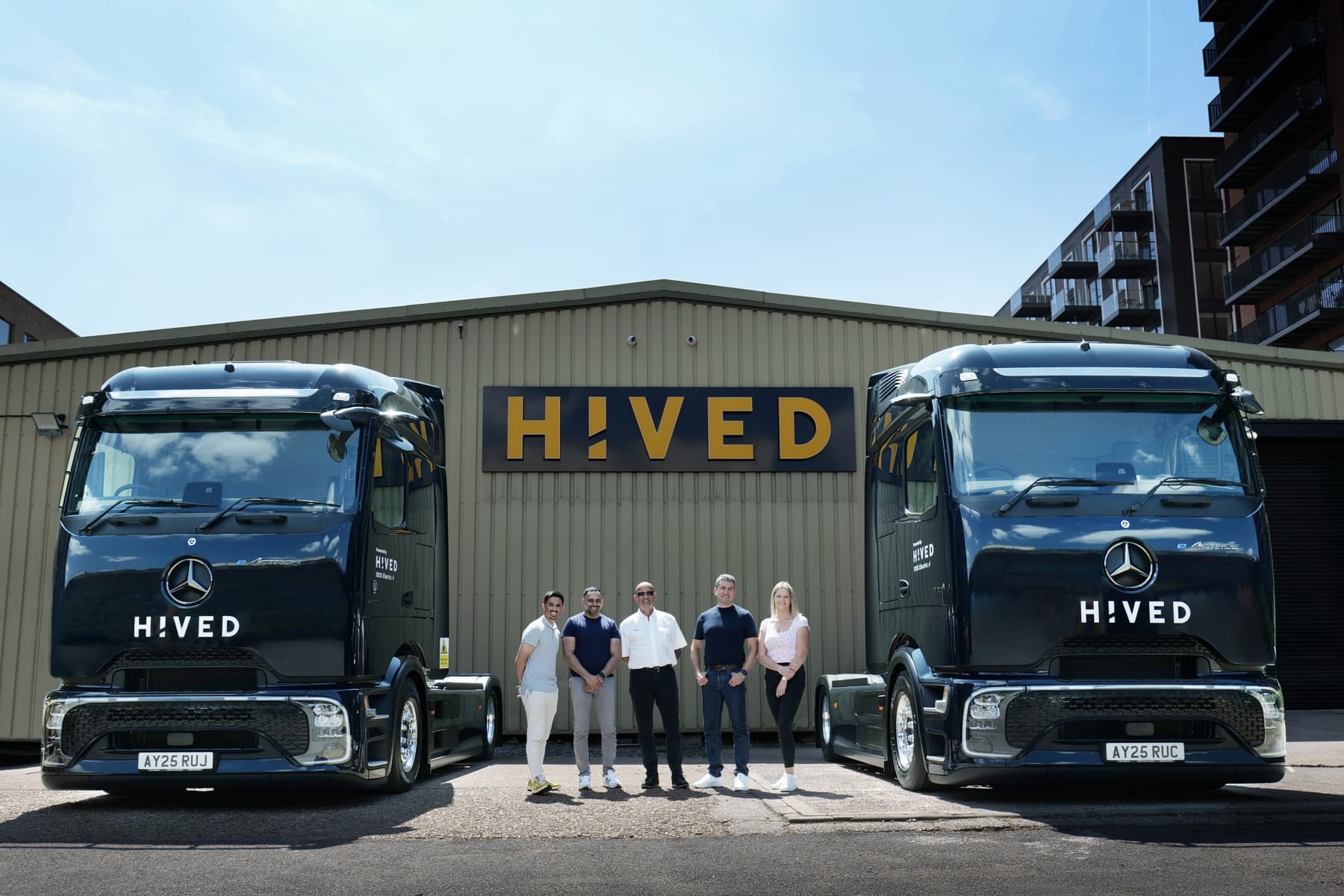 Daimler Truck calls for investment in public charging to drive the electric transformation