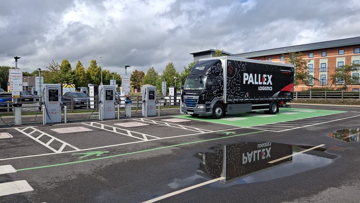 Pall-Ex Logistics continues its journey to zero-emissions with DAF XB Electric