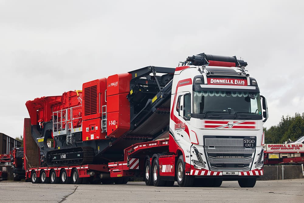 Volvo Trucks makes inroads at Donnell & Ellis heavy haulage with double FH16 delivery