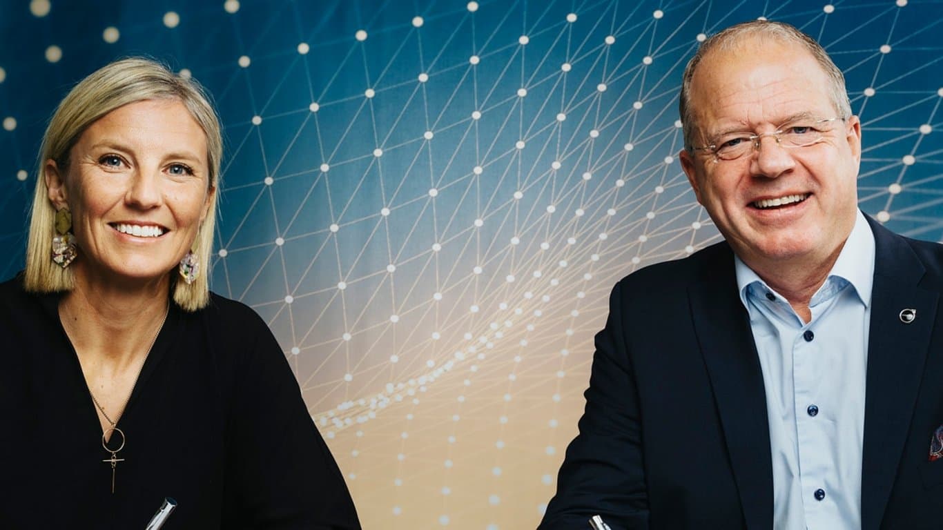 Daimler Truck and Volvo Group sign binding agreement for joint venture to develop software-defined vehicle platform