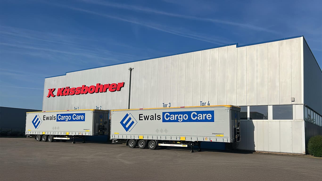 Strengthening a Trusted Partnership: Kässbohrer and Ewals in the 410th Mega Huckepack Curtainsider Delivery