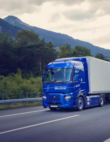 Series production starts at Bourg-en-Bresse for Renault Trucks E-Tech T & C