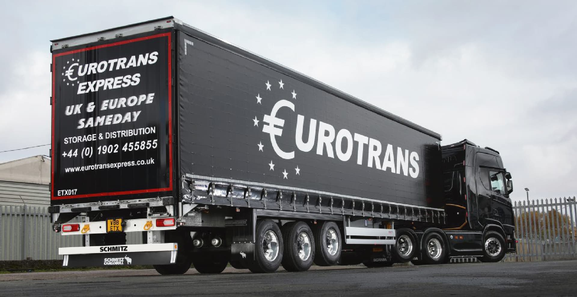 Eurotrans Express takes delivery of anniversary trailer