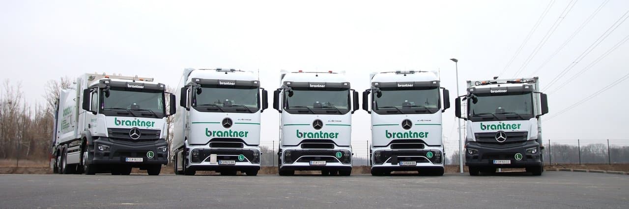 Strong Momentum for Waste Management Logistics: 13 eActros for Brantner green solutions in Austria