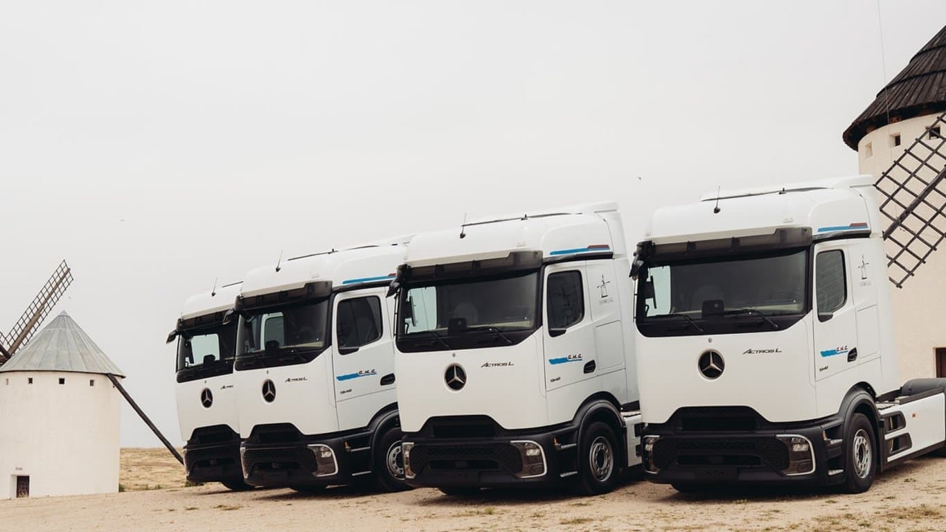 43 times the power: A.M.A. from Spain relies on the new Mercedes-Benz Actros L ProCabin