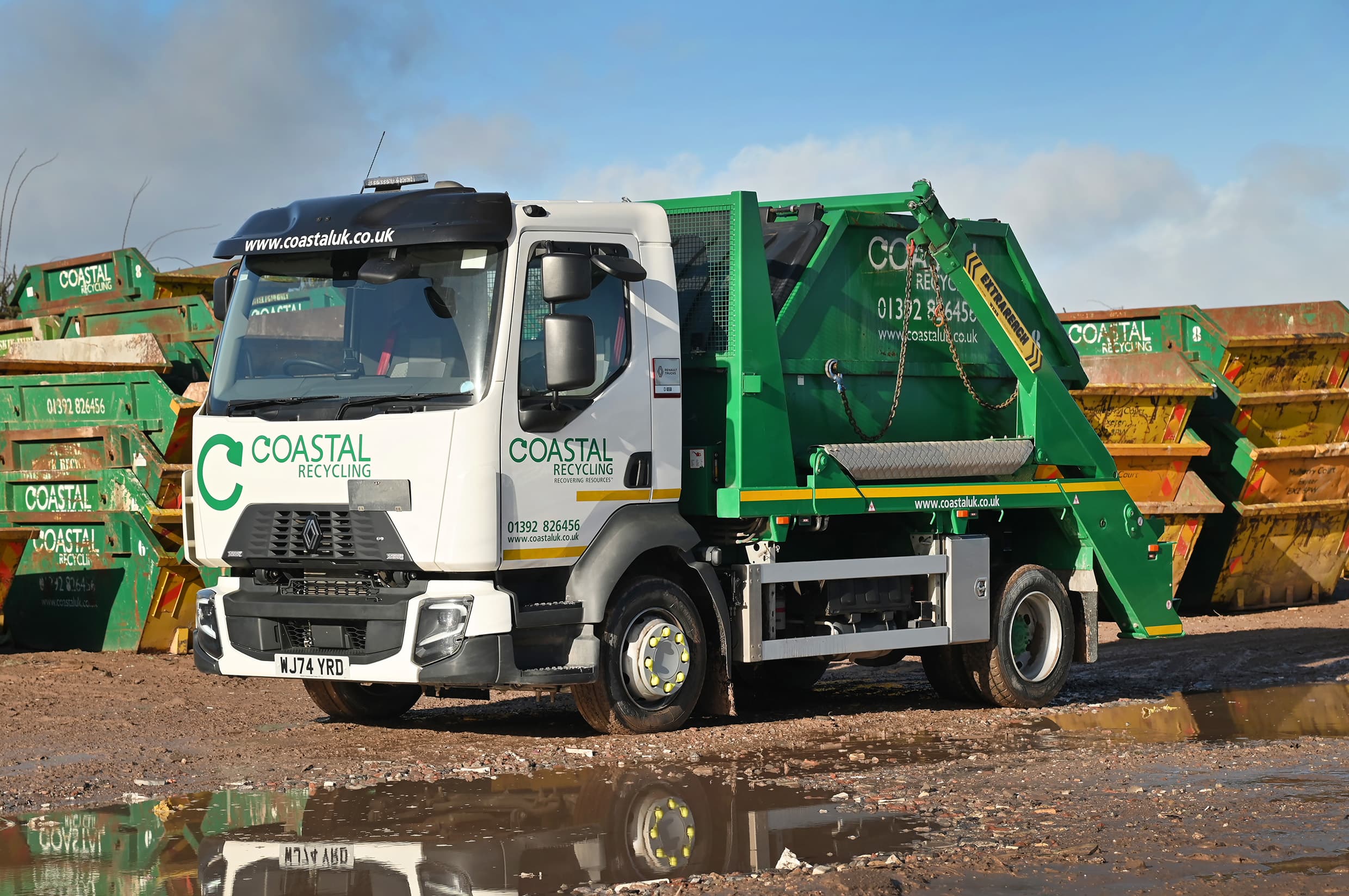 Coastal Recycling expands Renault Trucks fleet with bespoke D12 skip truck
