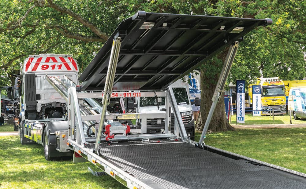 AMS builds first 18-tonne S-Way recovery truck