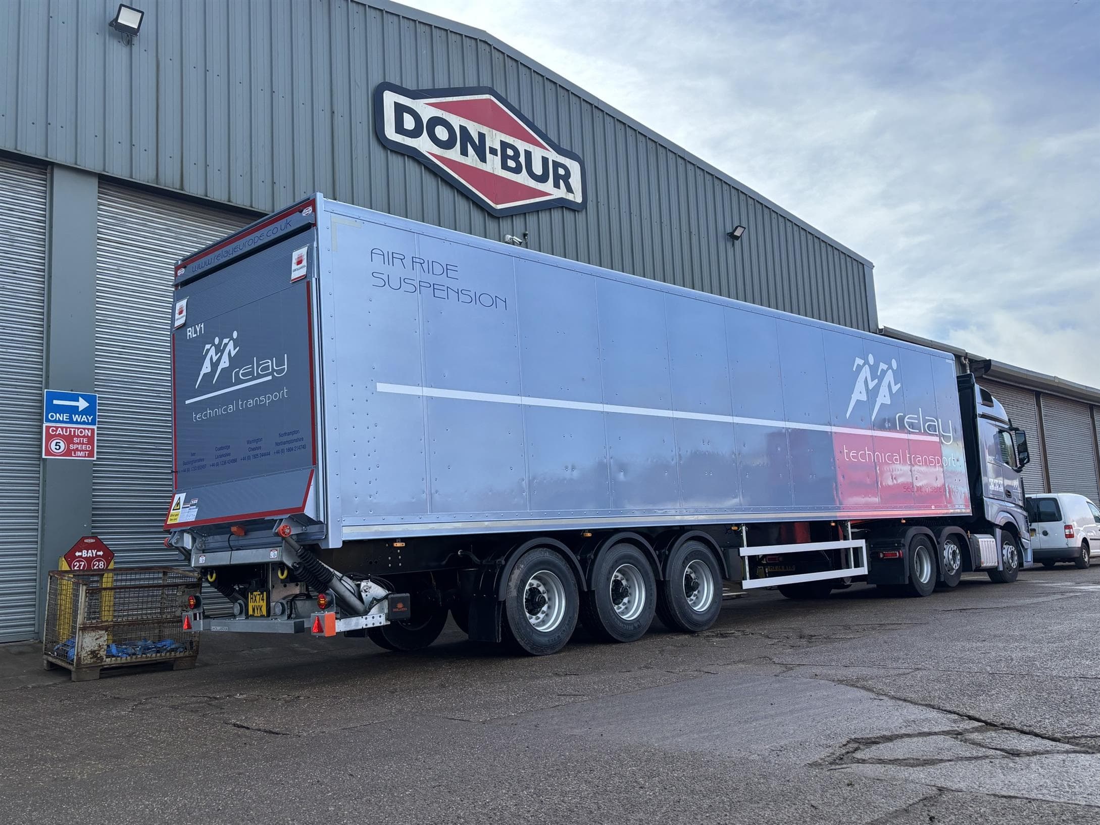 Relay Technical Transport returns to Don-Bur for specialist equipment trailers
