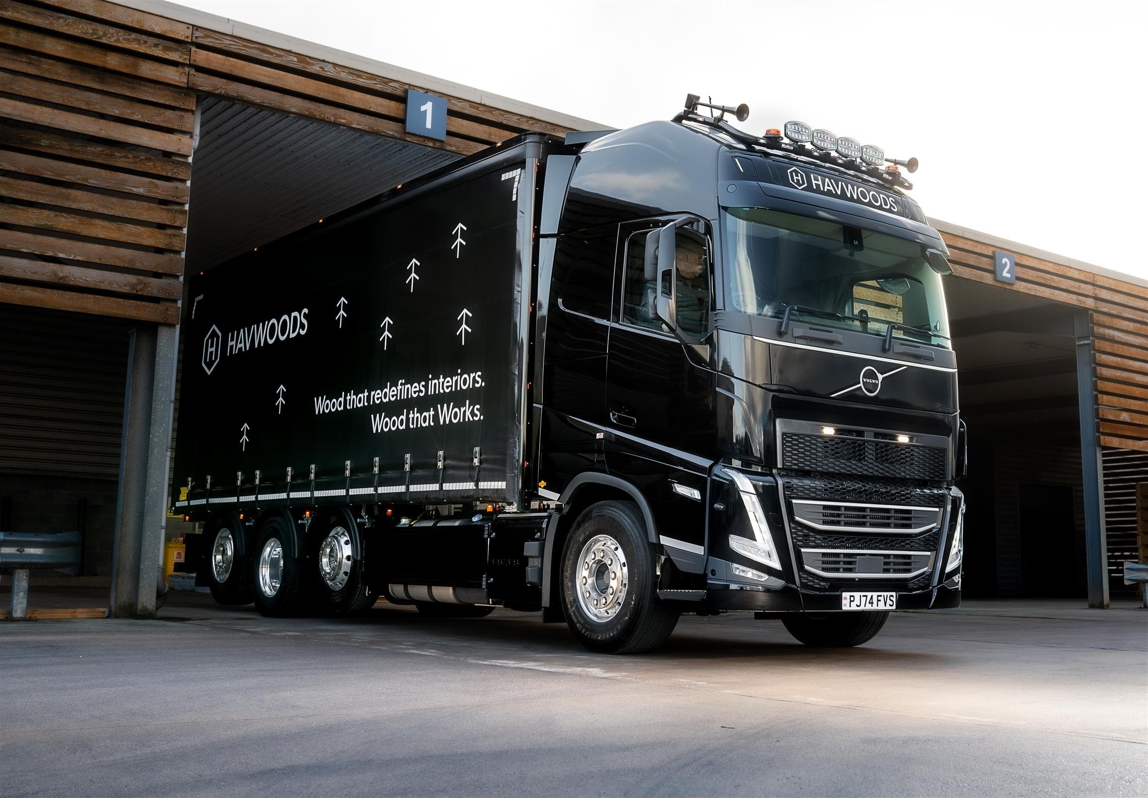 Havwoods' new Volvo FH 8x2 tridem rigid makes a bold statement