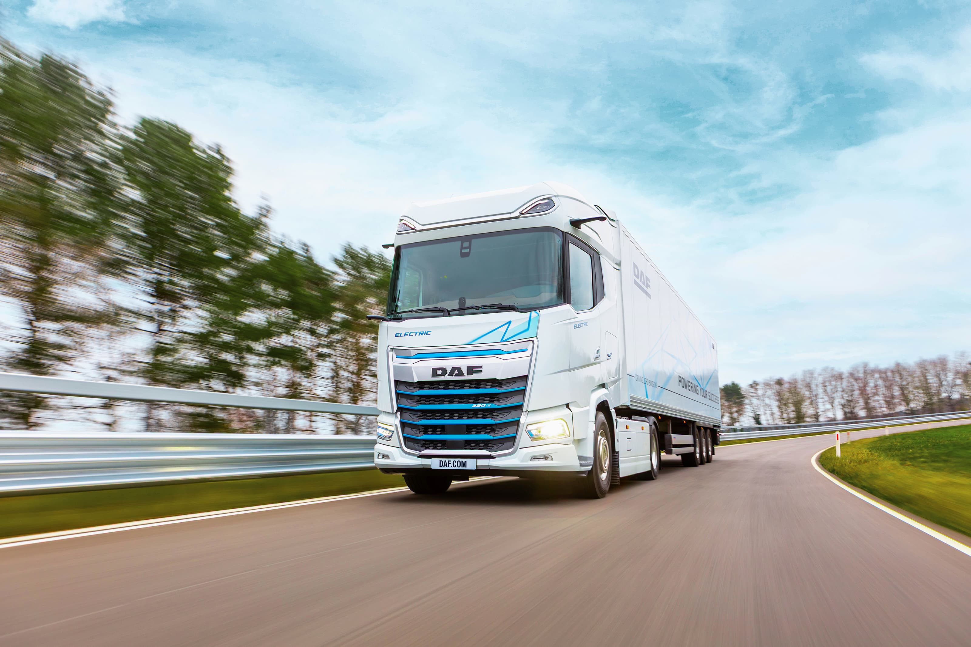 DAF launches interactive route simulator for electric trucks