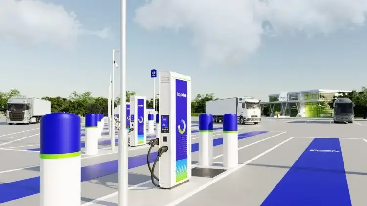 bp pulse and Moto collaborate to bring high-powered electric truck charging to key UK motorways