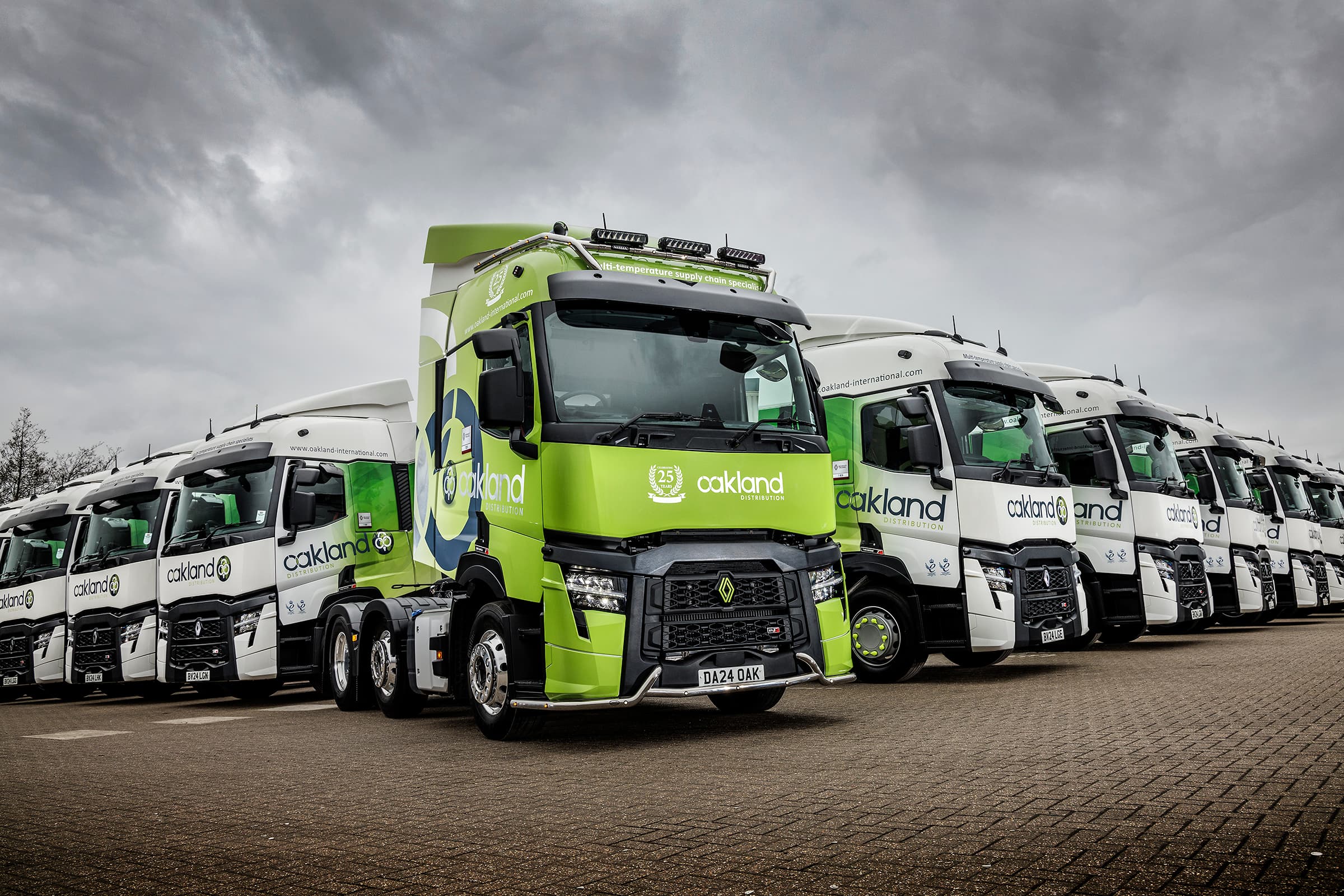 Oakland Distribution turbo charges fleet with 30 new Renault Trucks