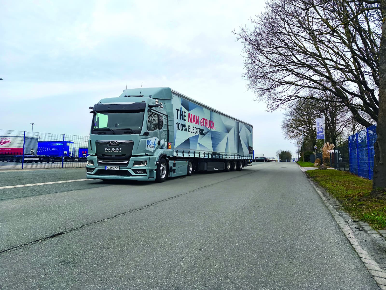 With the MAN eTruck from Paris to Berlin