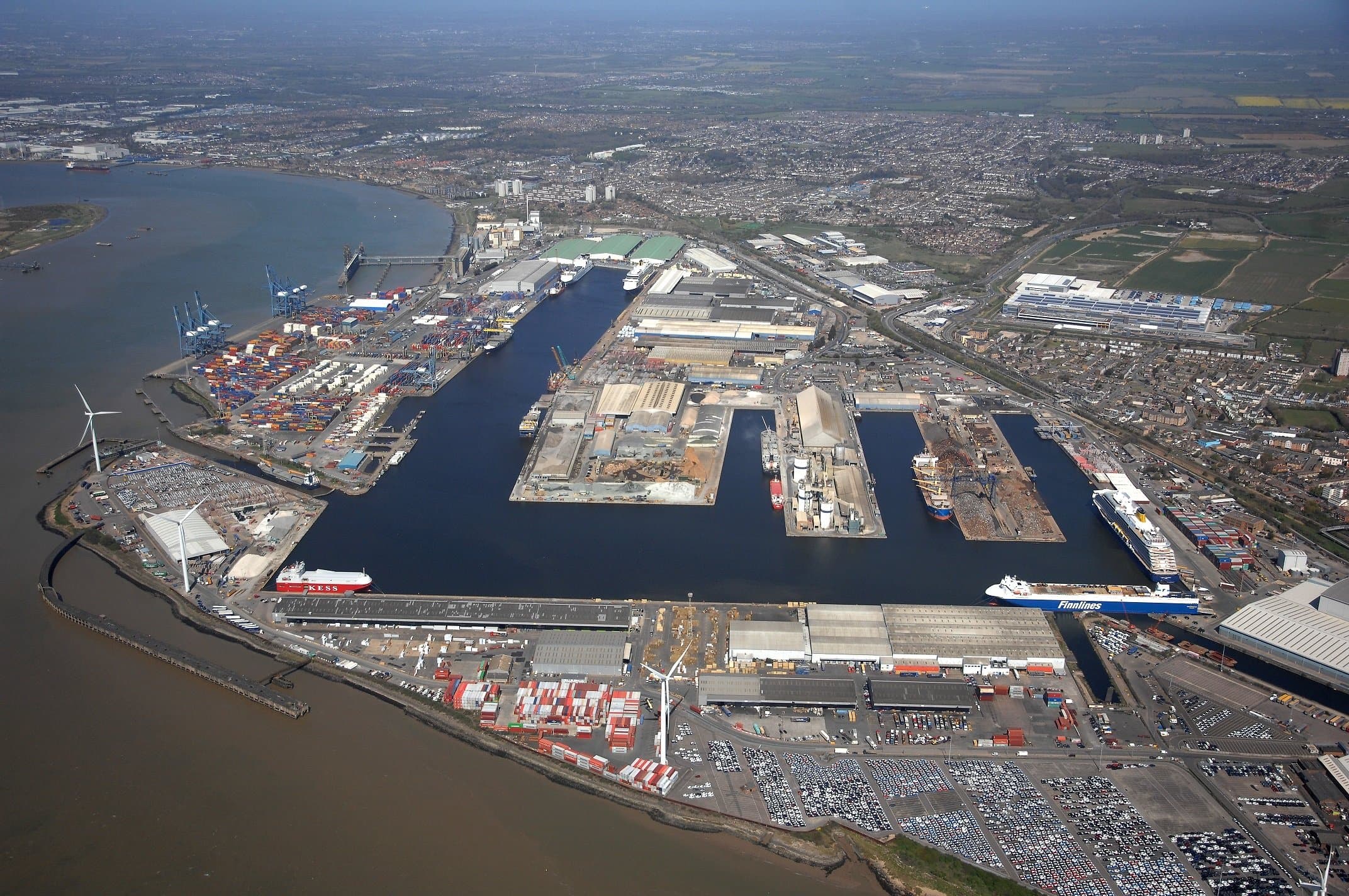 Fleete starts construction on major UK commercial vehicle electric charging hub at Port of Tilbury