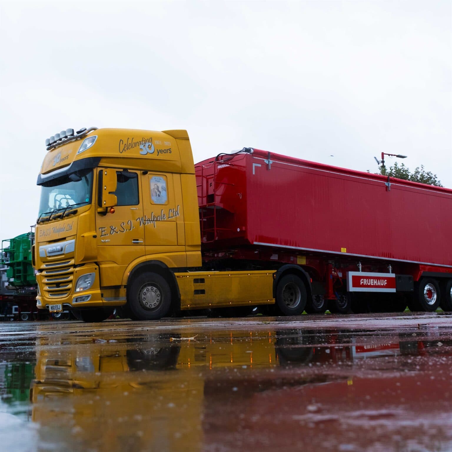 Fruehauf Celebrates a Successful October with Trailers Heading Straight into Service