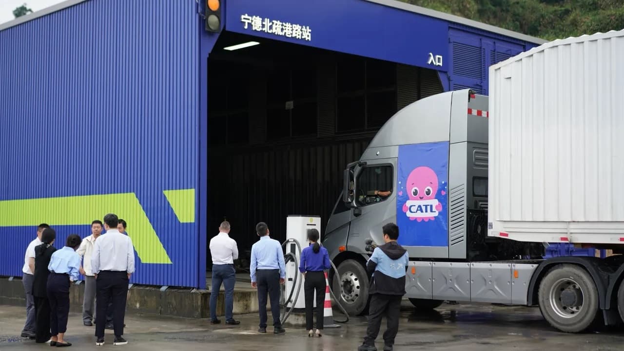 Octopus and CATL bring battery-swapping hubs to UK