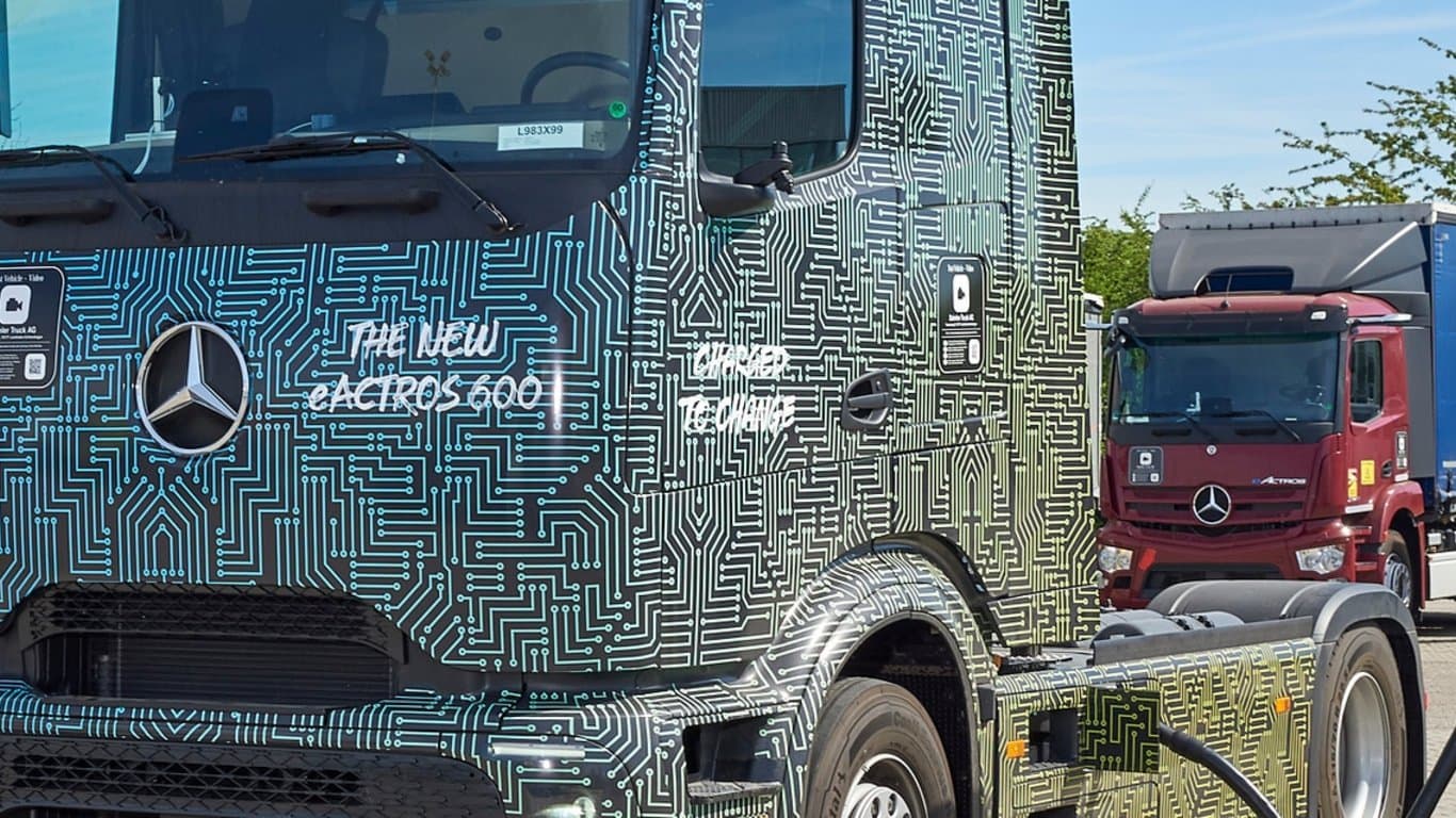 Mercedes-Benz Trucks developers successfully test electric charging at 1,000 kilowatts