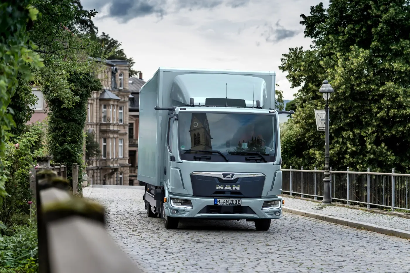 MAN Truck & Bus celebrates the world premiere of the eTGL