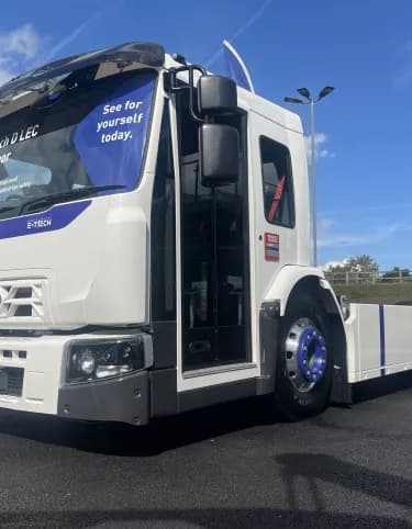 Renault Trucks premieres its first eRCV low entry cab with bus door at RWM Expo 2023