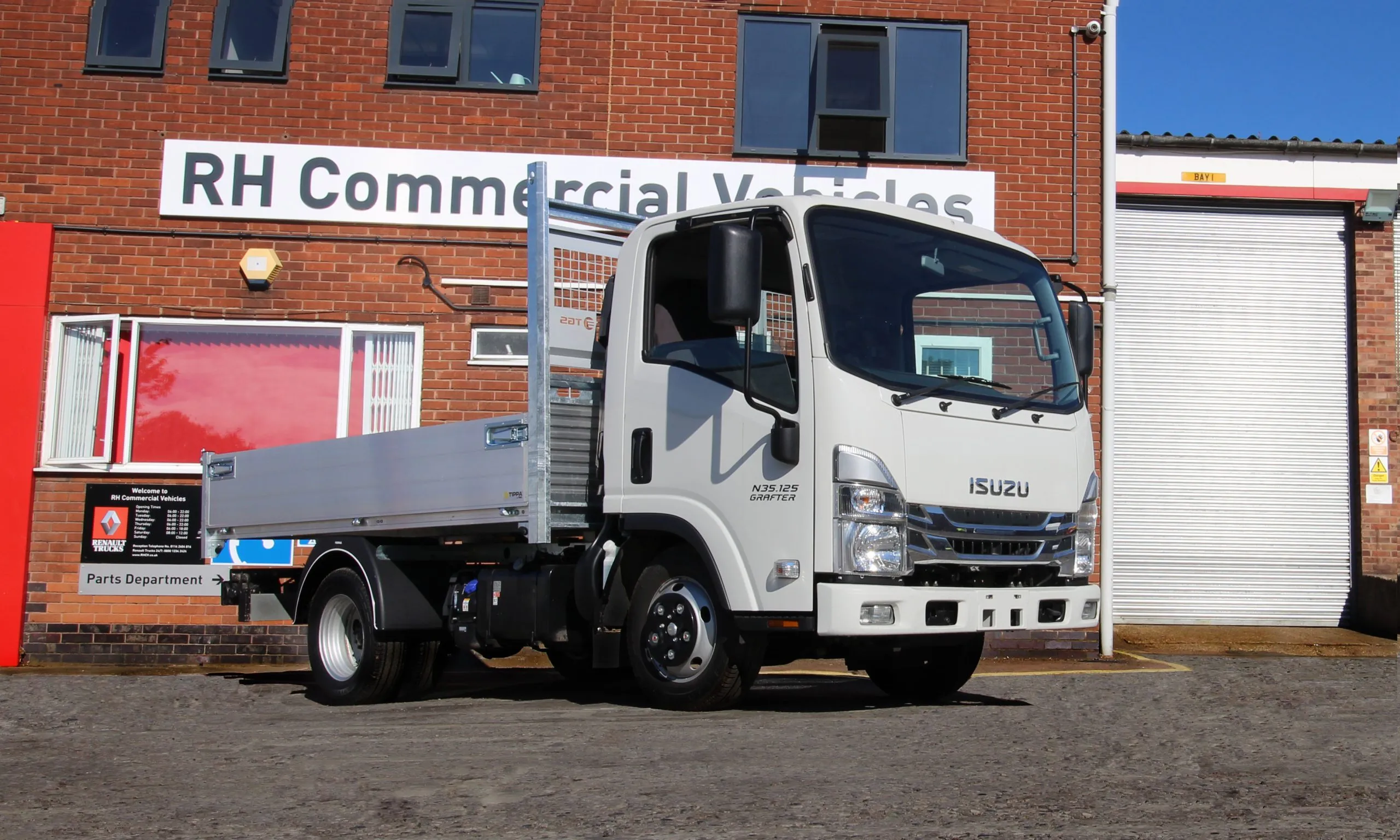 Isuzu Truck (UK) Ltd expands its Dealer Network with RH Commercial Vehicles in Leicester