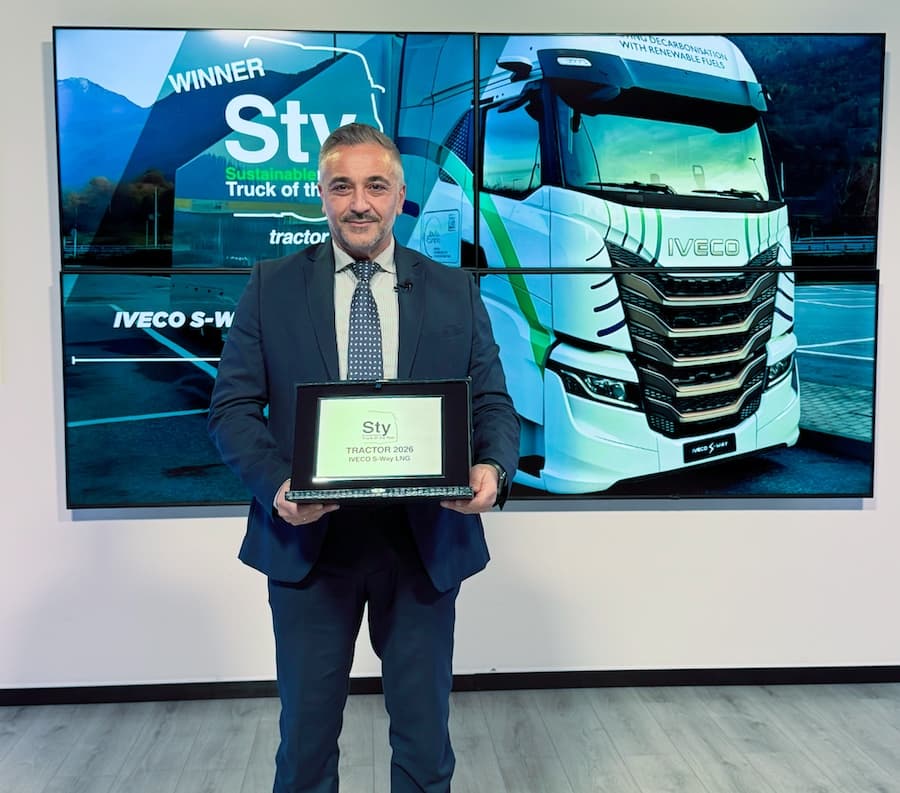 IVECO wins the prestigious “Sustainable Truck of the Year” award for the third year in a row: the biomethane‑powered IVECO S‑Way LNG tops the Tractor category