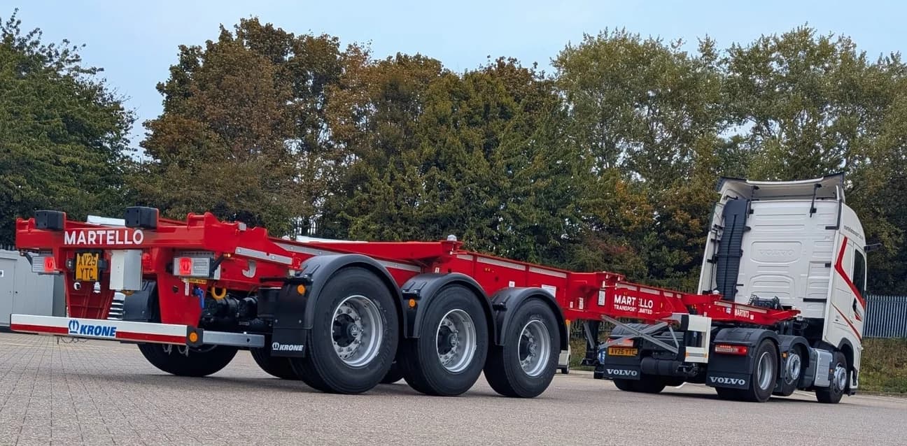 Martello Transport buys more KRONE Sliding skeletal Trailers