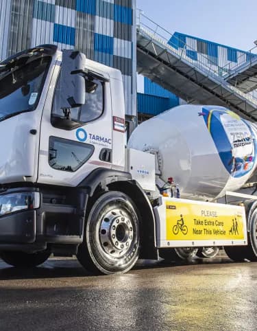 UK’s first all-electric mixer demonstrates pathway to low carbon logistics