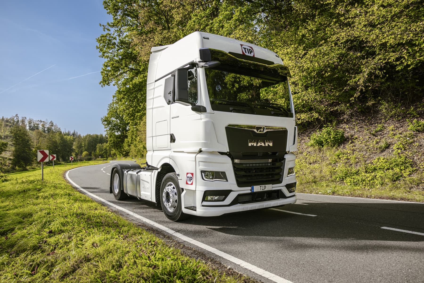 Up to 1,800 Electric and Diesel Trucks: MAN and TIP Group Sign New Framework Agreement