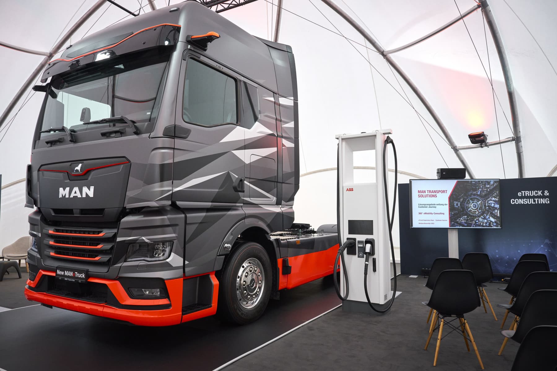 Megawatt charging and more: MAN and ABB E-mobility announce R&D cooperation