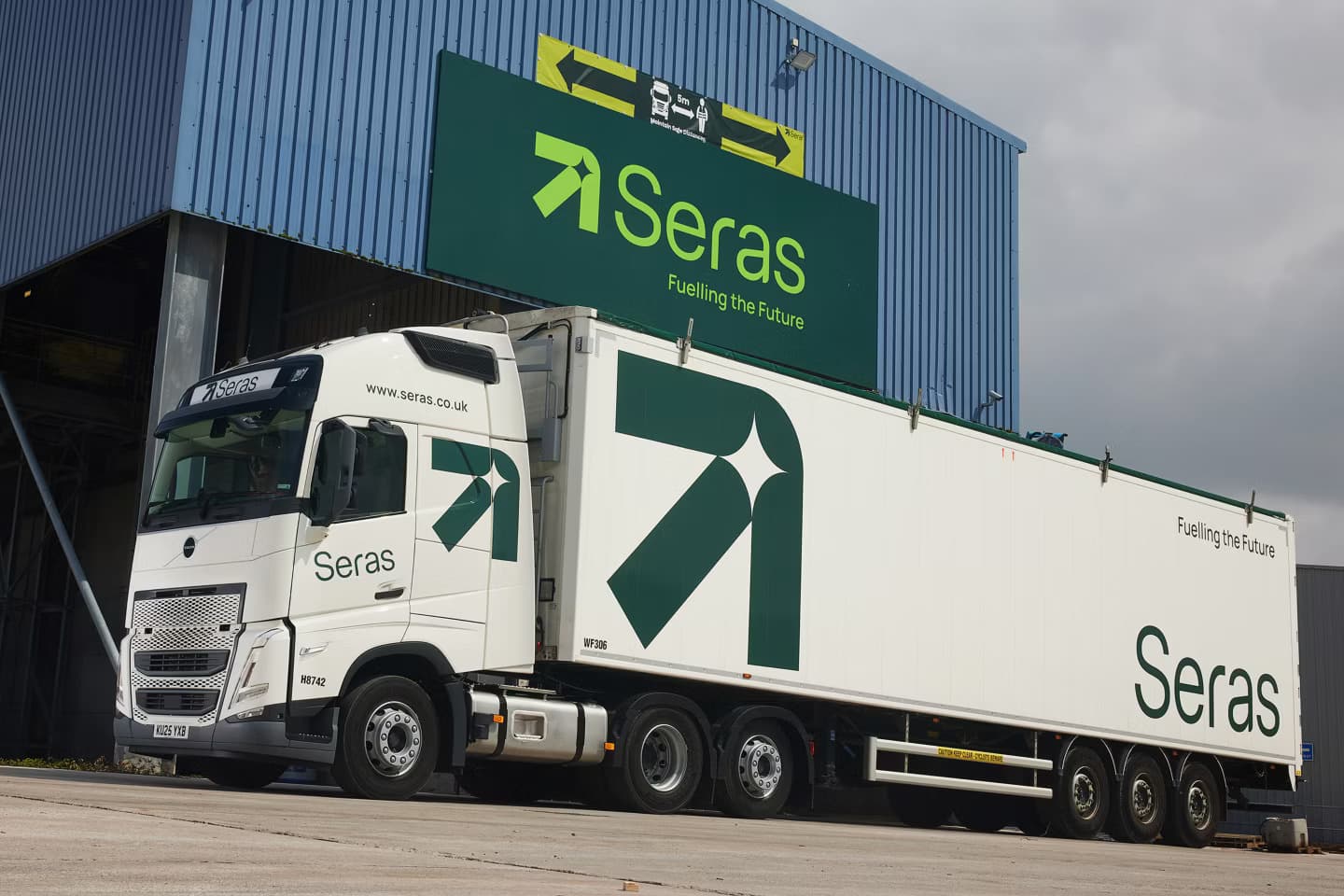 Volvo builds its presence at Seras with 14 new FH with I-Save trucks