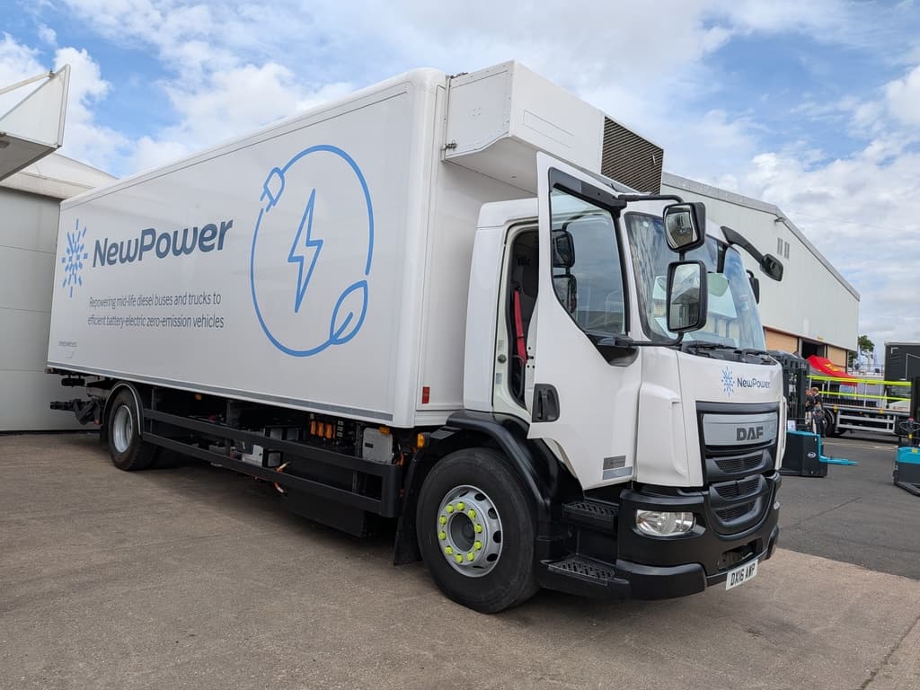 NewPower showcases haulage offer as it announces new deal