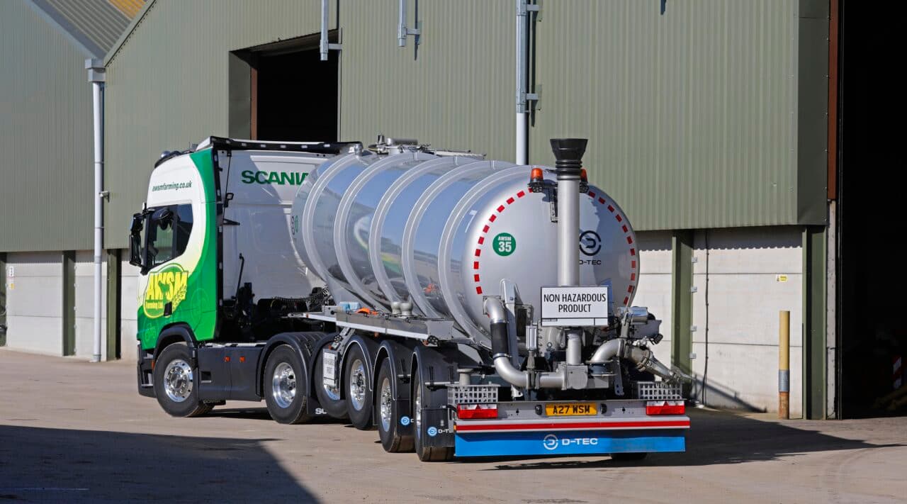 HARSH TRACTOR KITS THE IDEAL POWER FOR AWSM FARMING’S D-TEC TANKERS