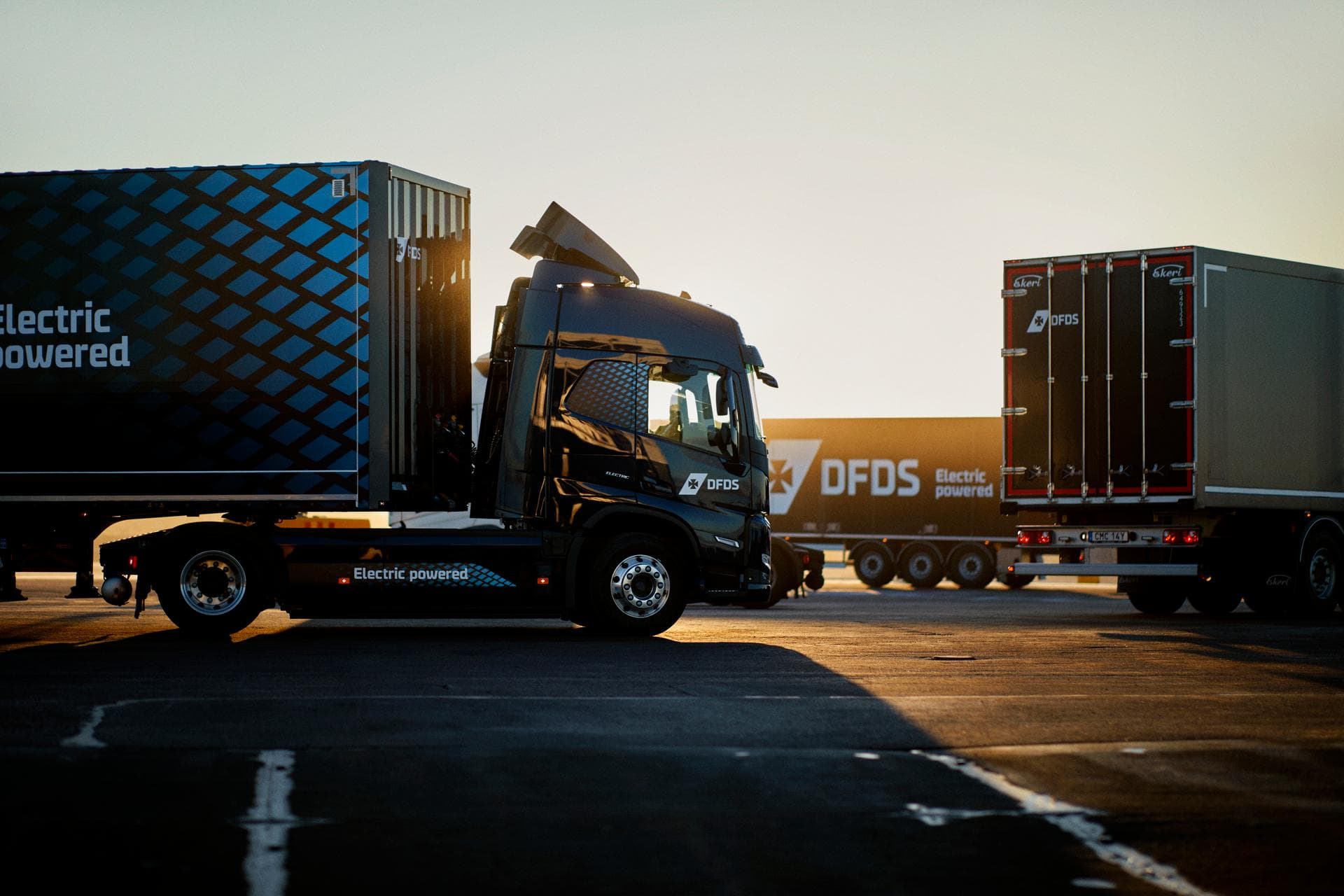 DFDS deploys 10 heavy-duty electric trucks in the UK