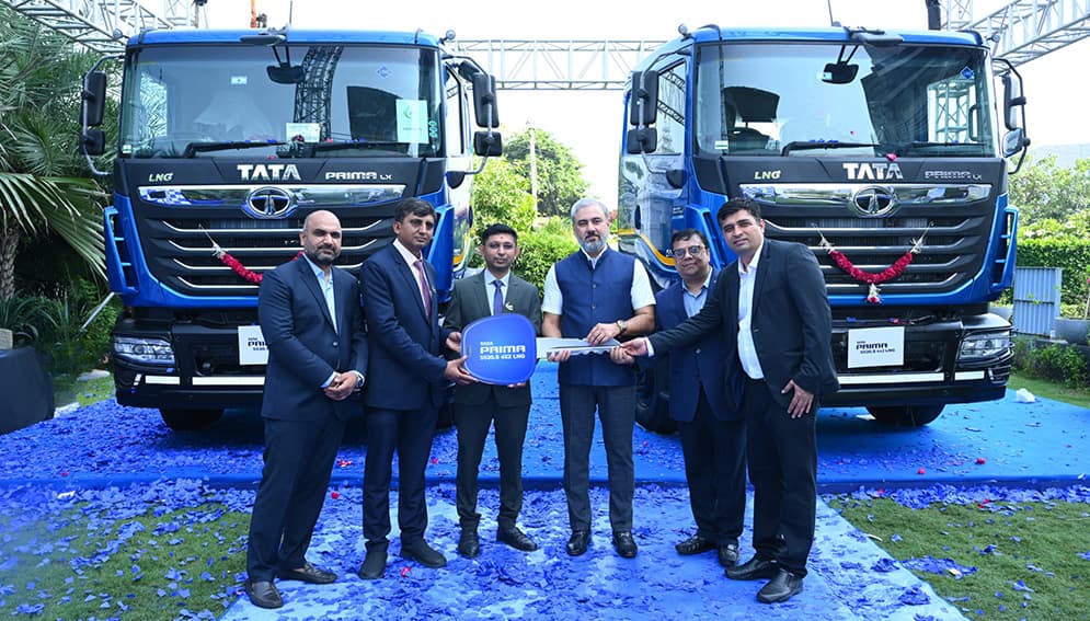 Tata Motors advances green mobility, begins delivery of LNG-powered trucks to Clean Green Fuel and Logistics Pvt. Ltd