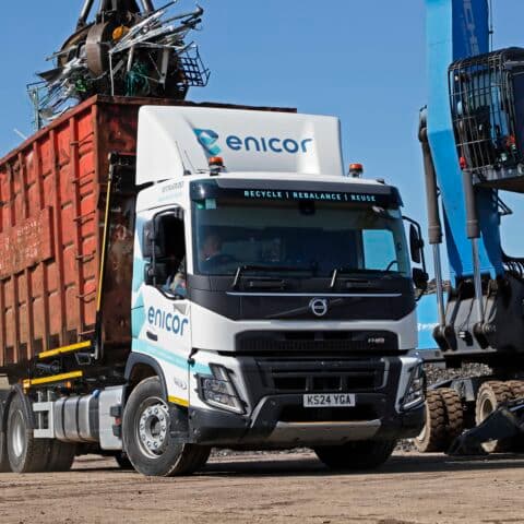 FROM A SINGLE PUMP TO THREE HOOKLOADERS – HARSH SERVICE SHOWS THE WAY FOR ENICOR