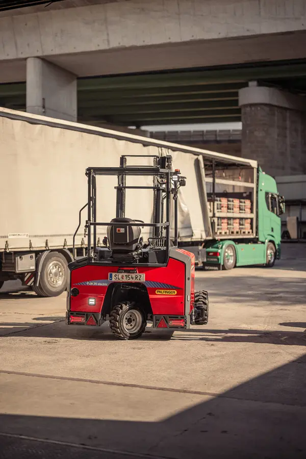 Get centered: PALFINGER introduces its new middle-seat truck-mounted forklift