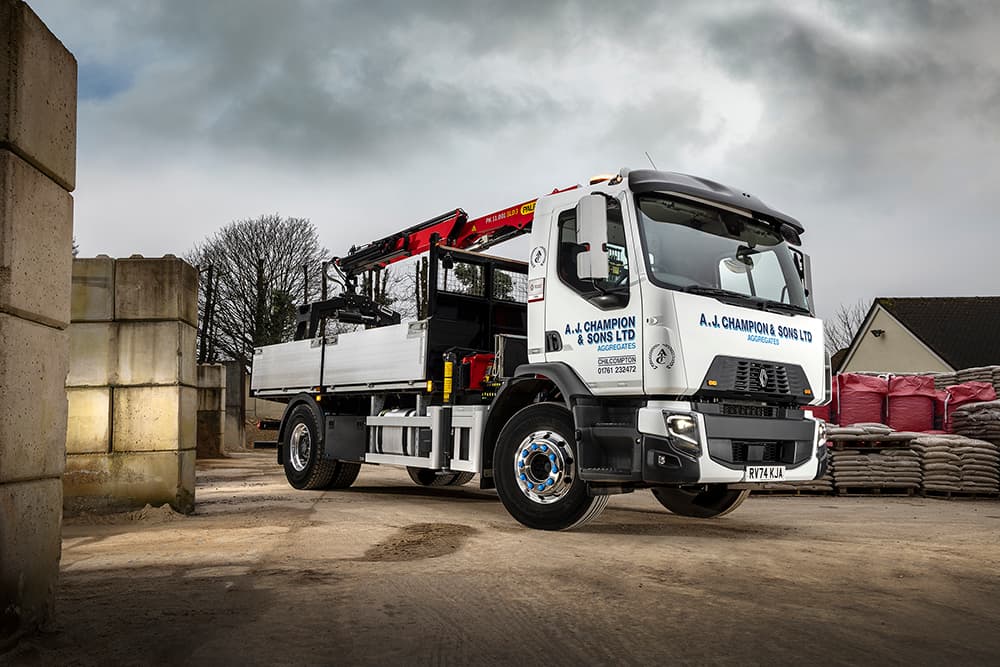 AJ Champion & Sons expands Renault Trucks fleet with new C280