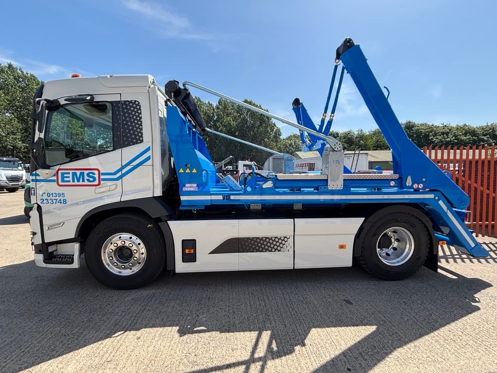 VDL EQUIPMENT UK TO PREVIEW UK’S FIRST VOLVO FM ELECTRIC SKIPLOADER AT RTX 2026