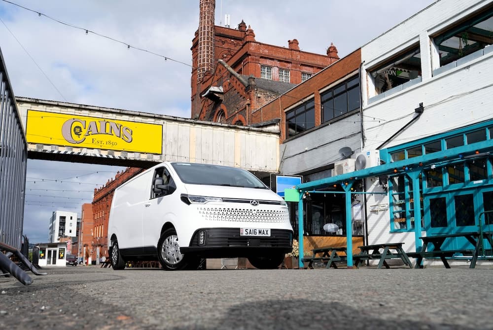 £19,995 / £67 per week: Harris MAXUS UK throws down gauntlet to medium van market